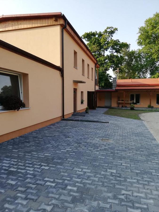 Uroczysko Olesnica Bed & Breakfast Chodziez Ngoại thất bức ảnh